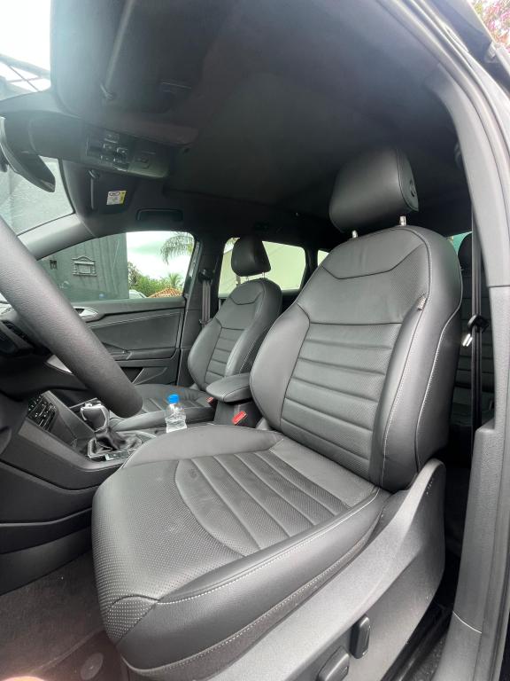 VOLKSWAGEN Taos - Foto