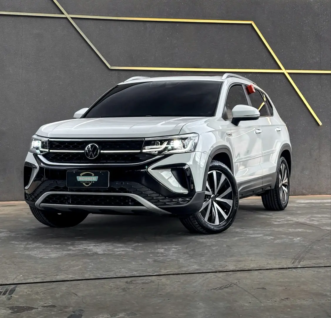 VOLKSWAGEN Taos