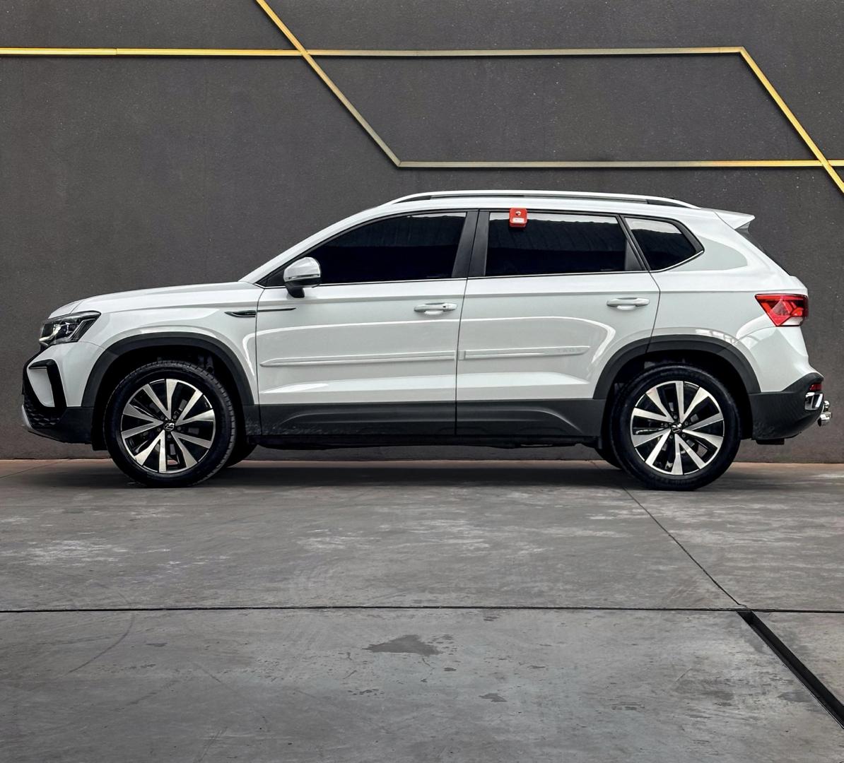VOLKSWAGEN Taos - Foto