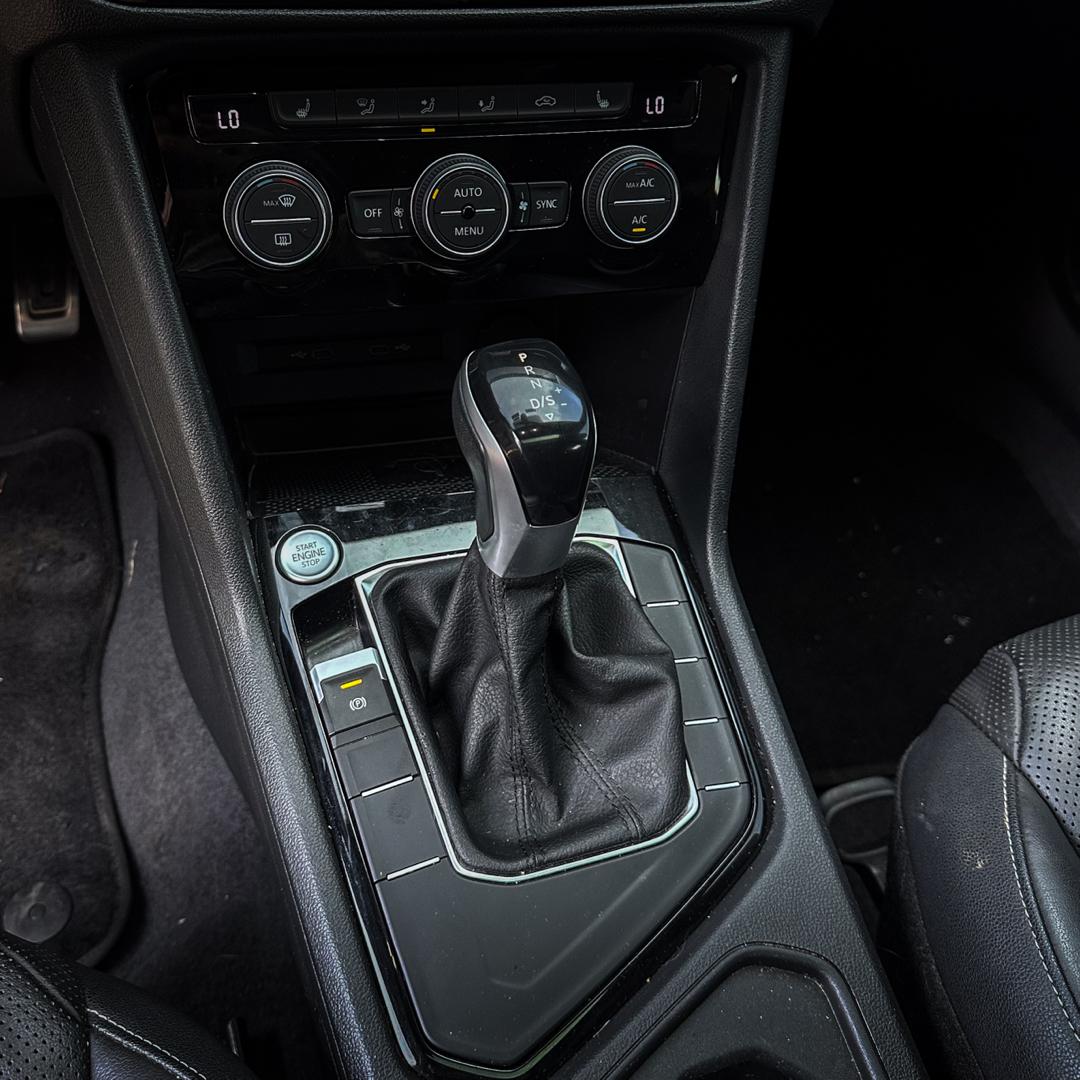 VOLKSWAGEN Taos - Foto