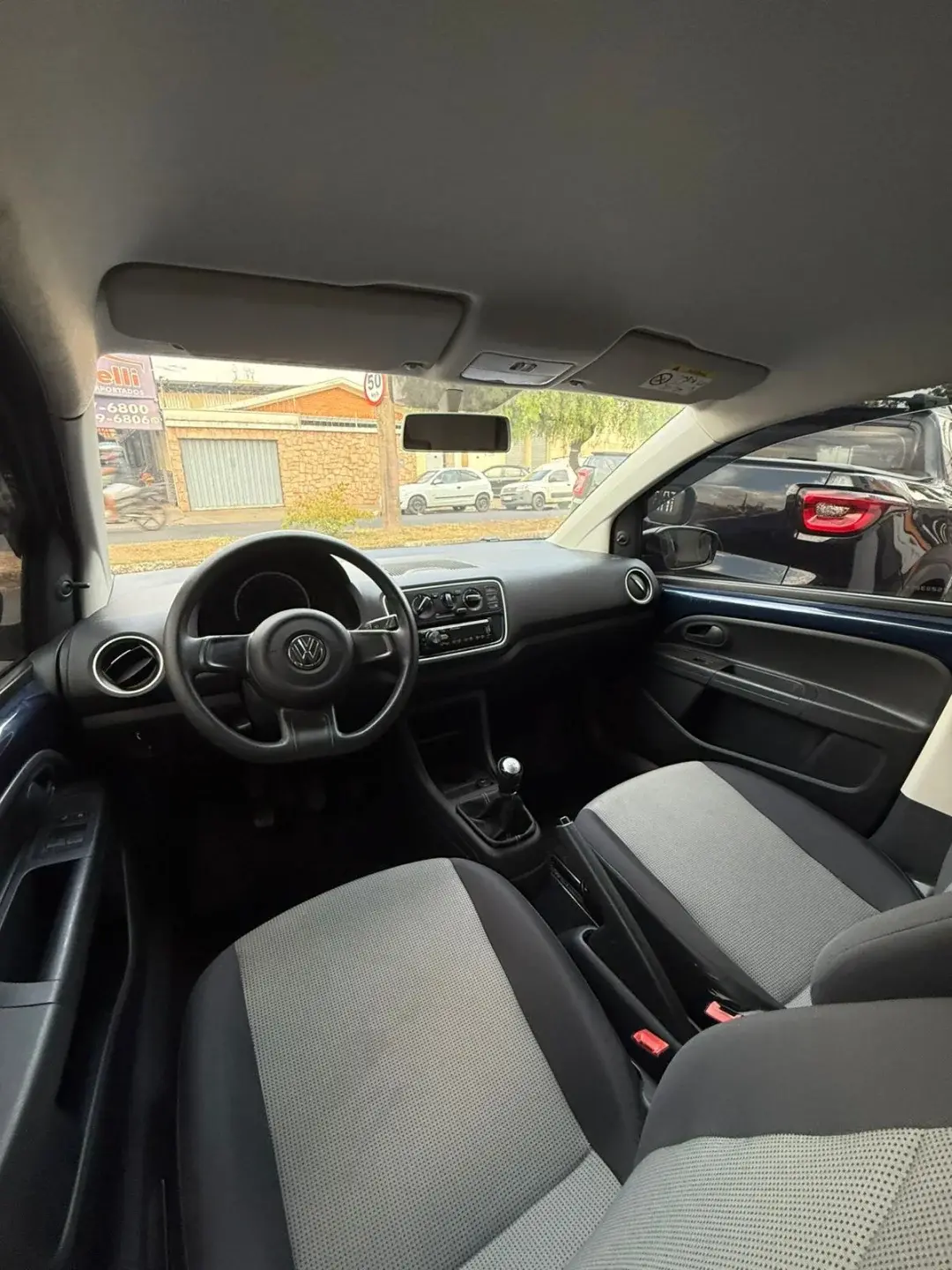 VOLKSWAGEN UP - Foto