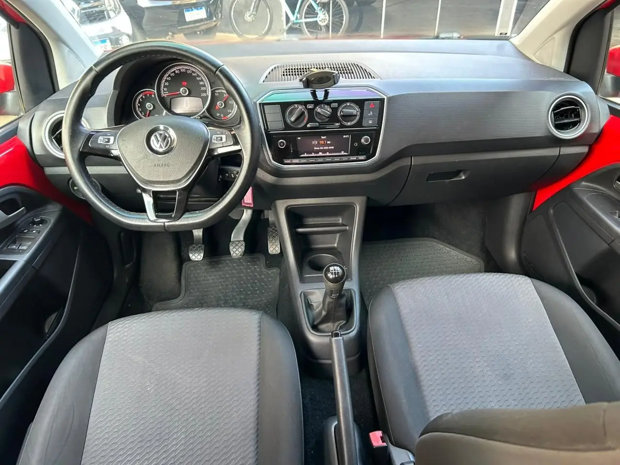 VOLKSWAGEN UP - Foto