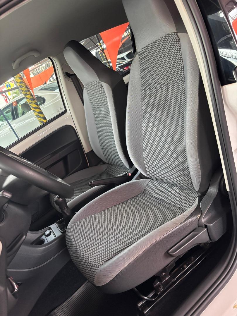 VOLKSWAGEN UP - Foto