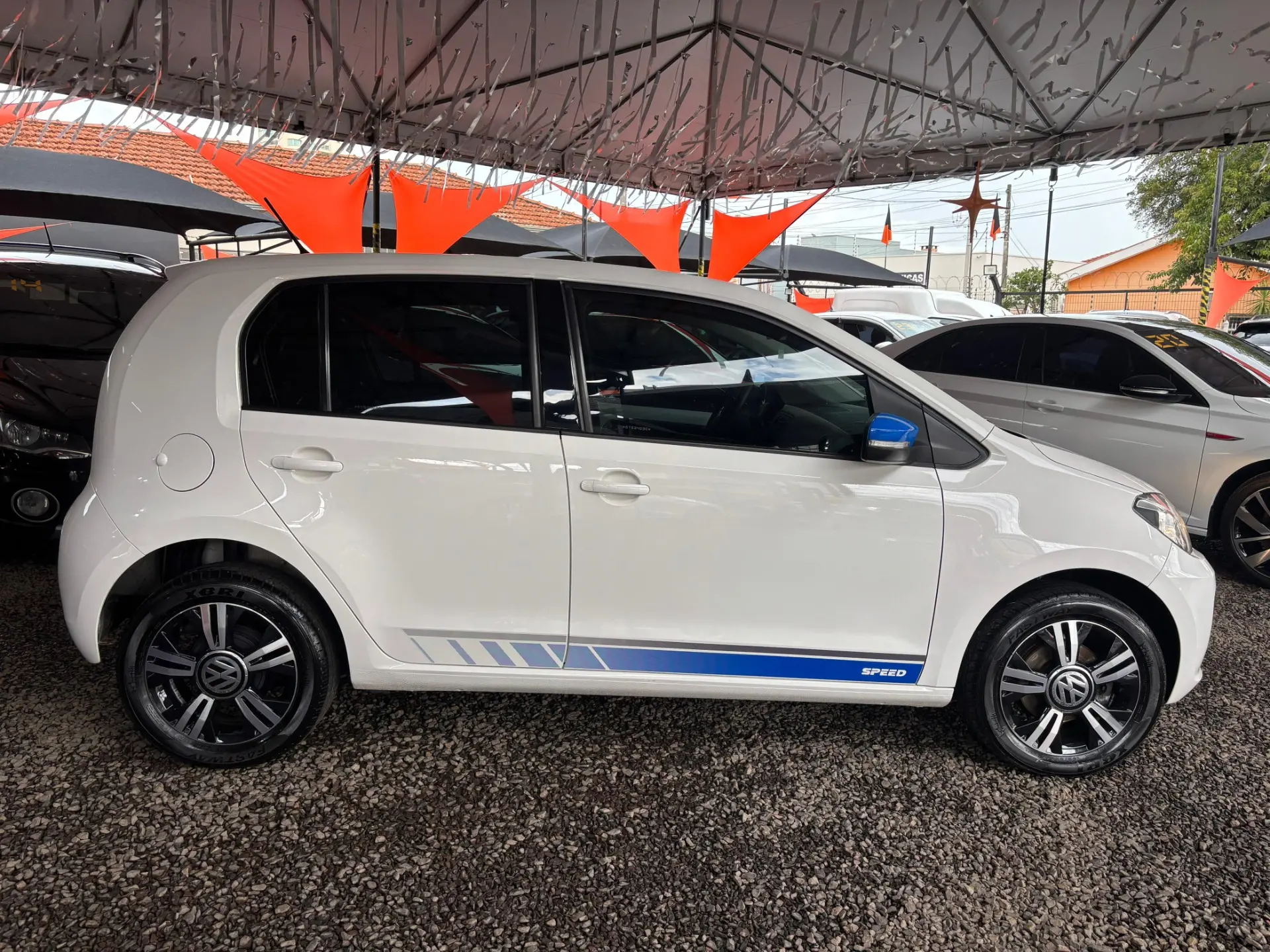 VOLKSWAGEN UP - Foto