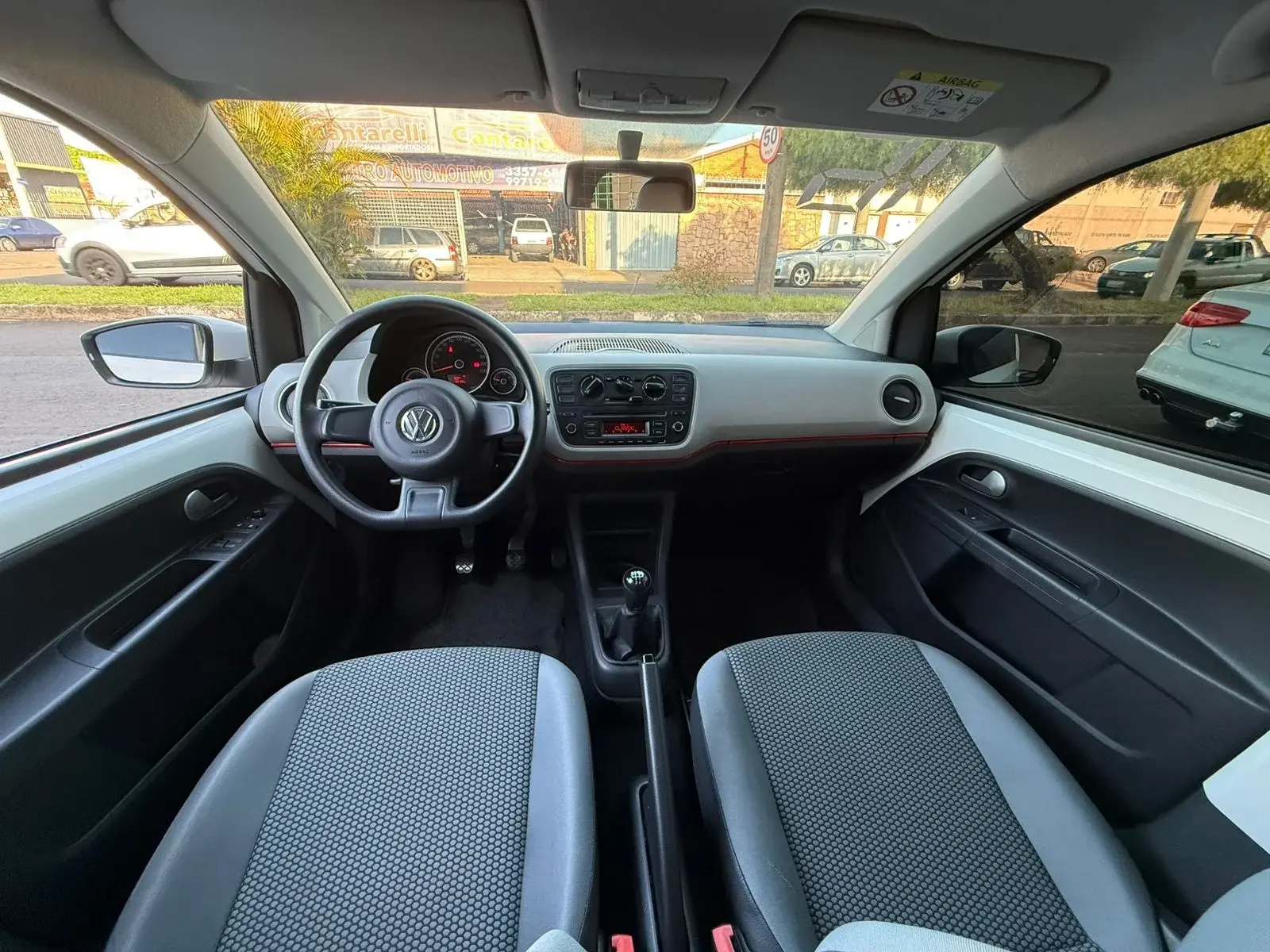 VOLKSWAGEN UP - Foto