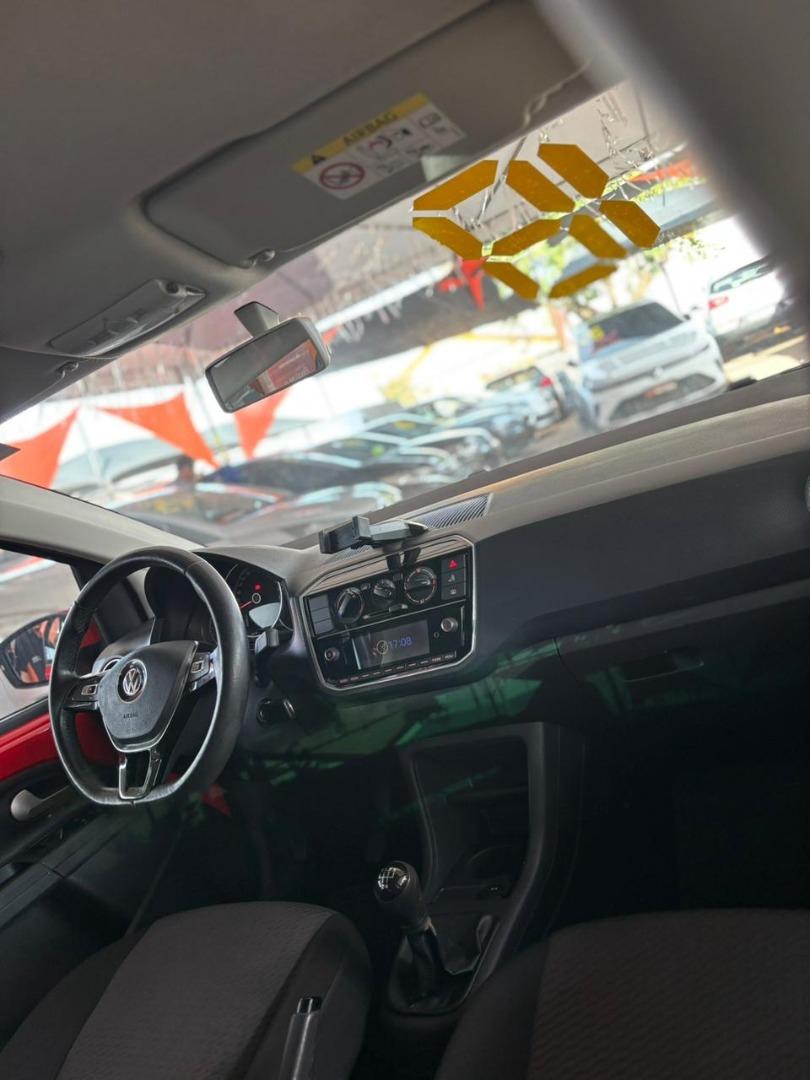 VOLKSWAGEN UP - Foto