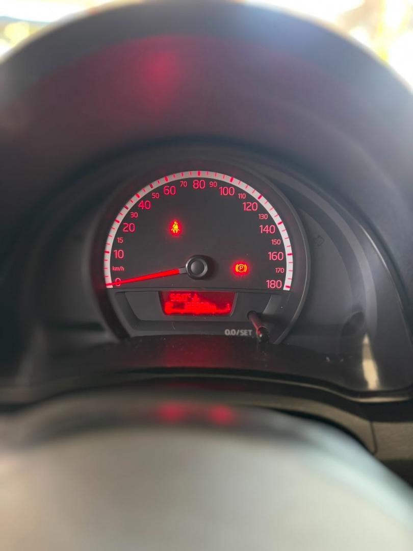 VOLKSWAGEN UP - Foto