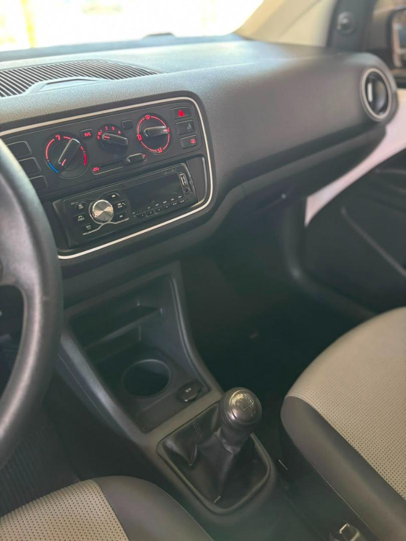 VOLKSWAGEN UP - Foto