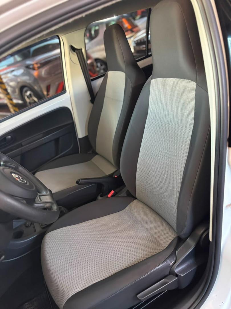 VOLKSWAGEN UP - Foto