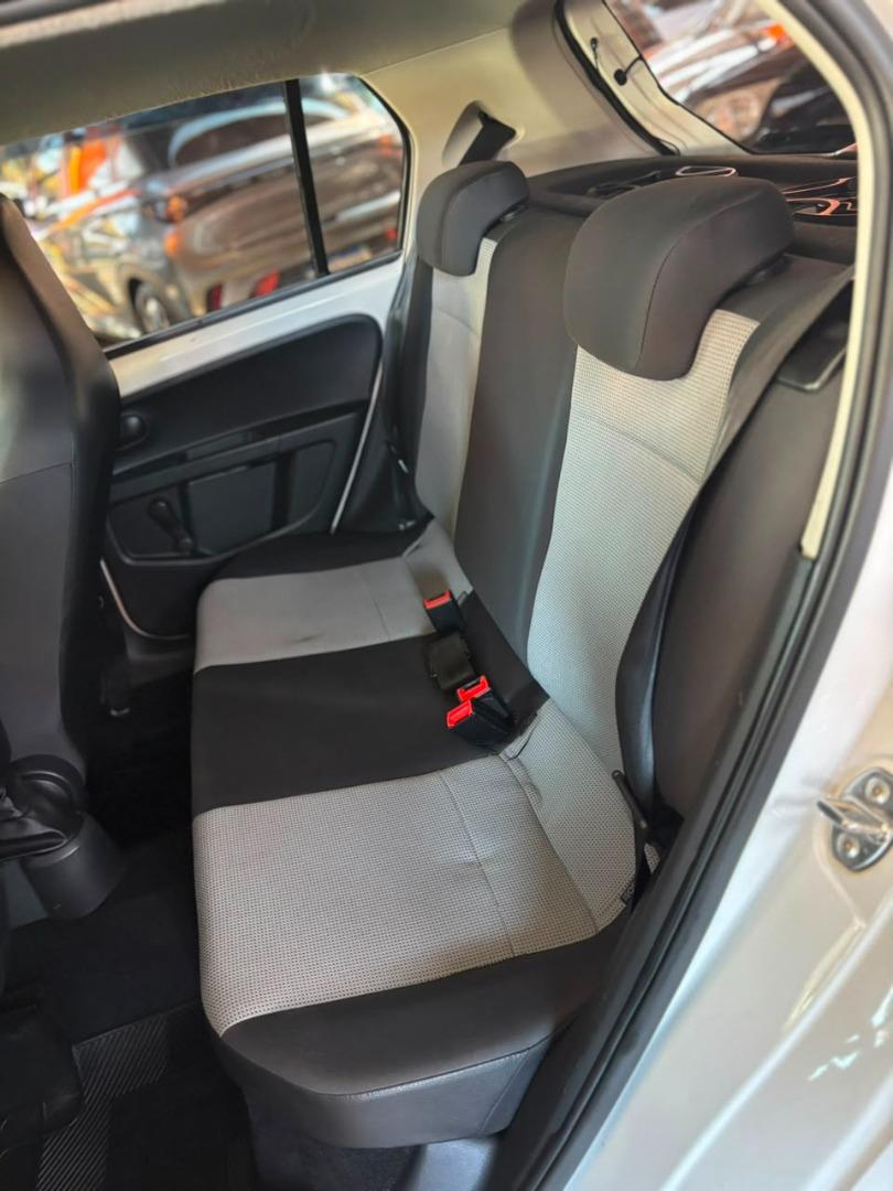 VOLKSWAGEN UP - Foto
