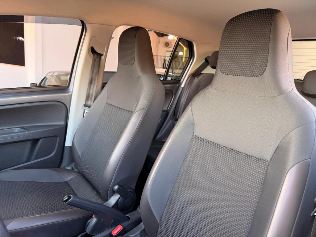VOLKSWAGEN UP - Foto