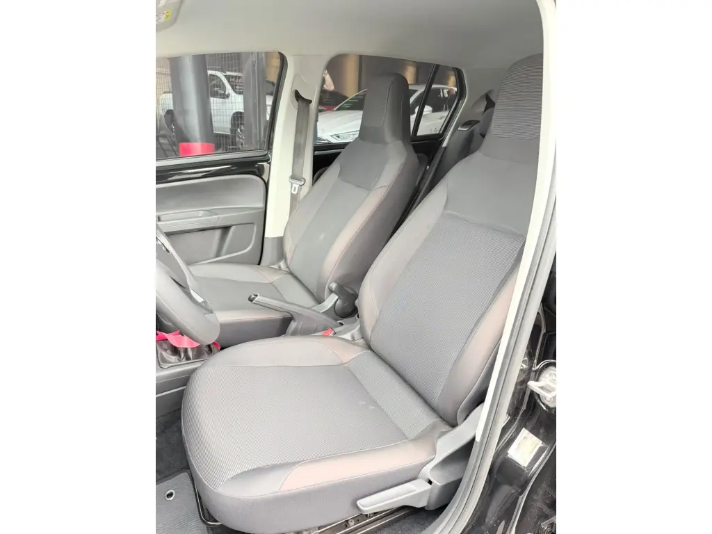 VOLKSWAGEN UP - Foto