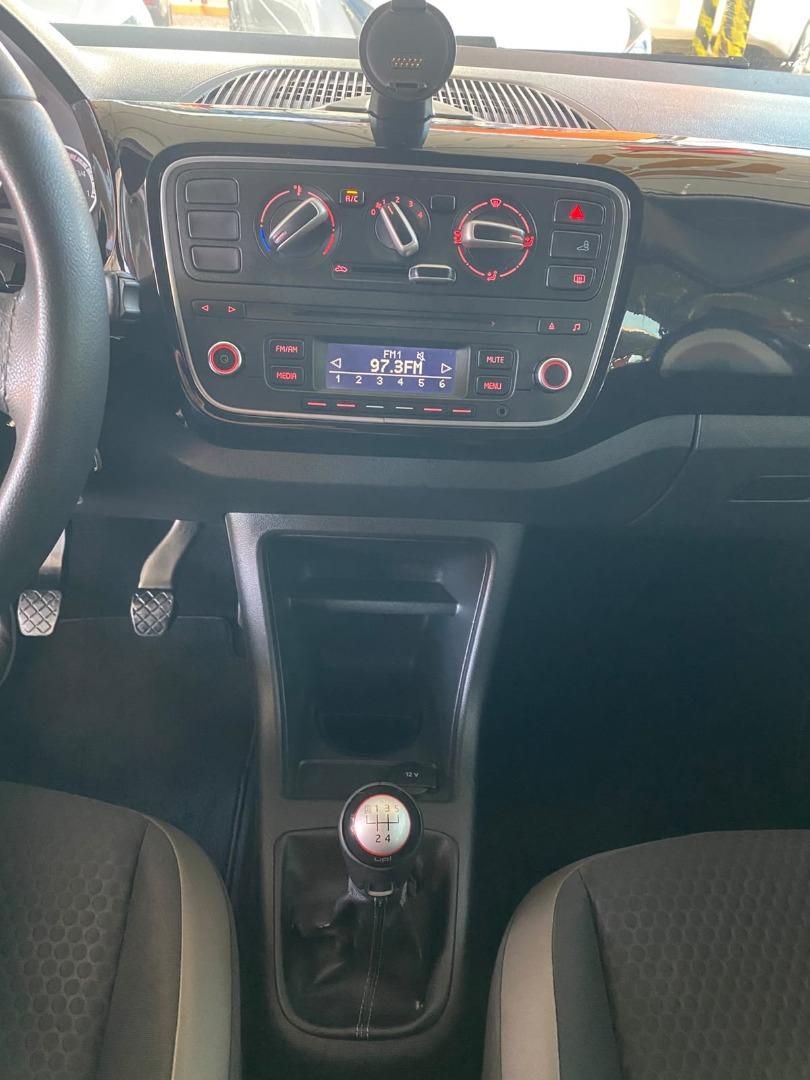 VOLKSWAGEN UP - Foto