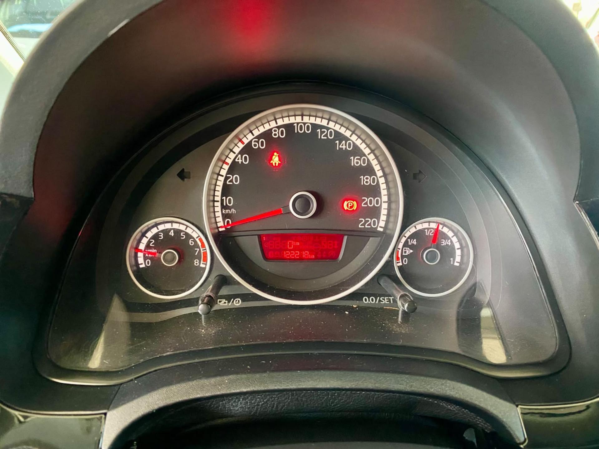 VOLKSWAGEN UP - Foto