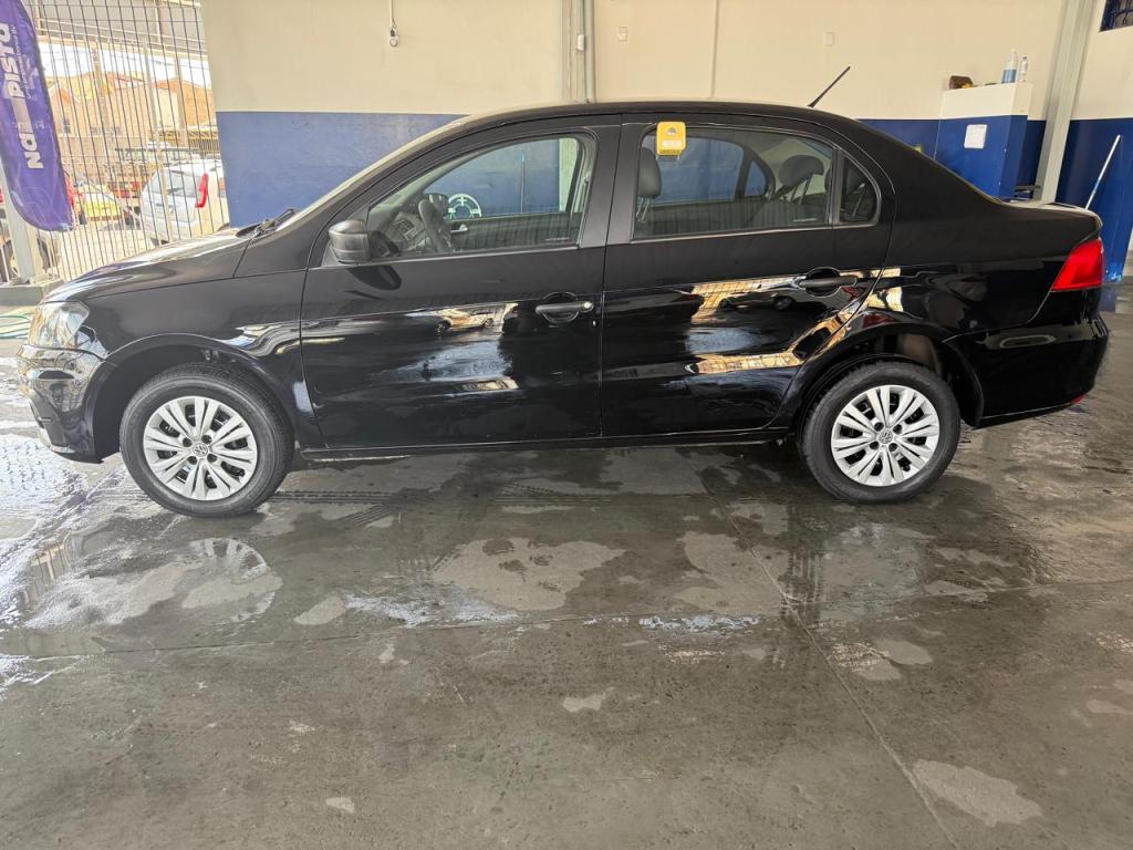 VOLKSWAGEN Voyage - Foto