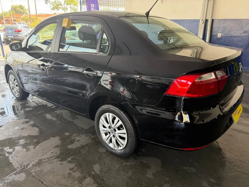 VOLKSWAGEN Voyage - Foto