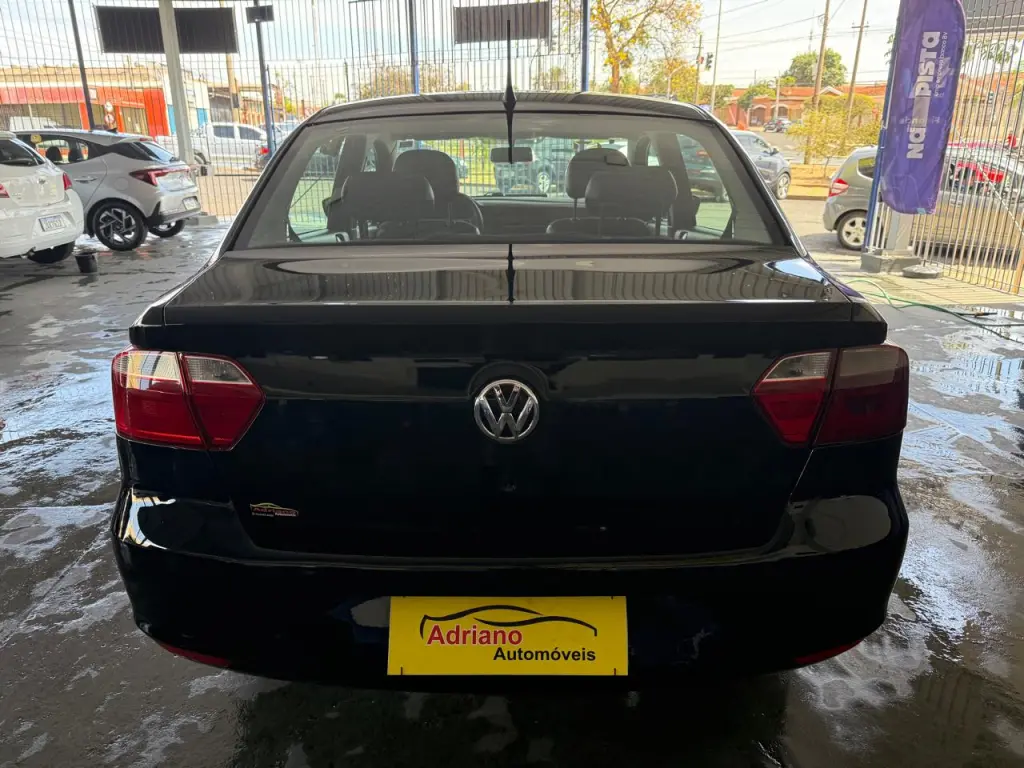 VOLKSWAGEN Voyage - Foto