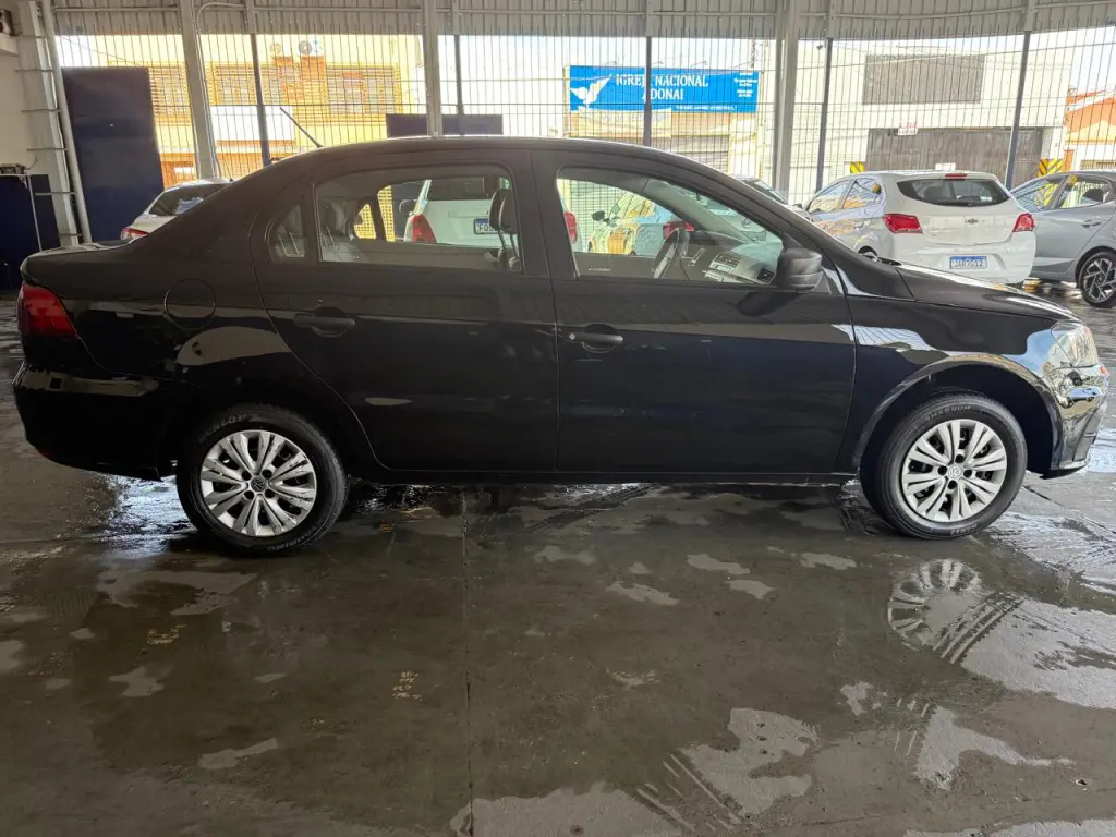 VOLKSWAGEN Voyage - Foto