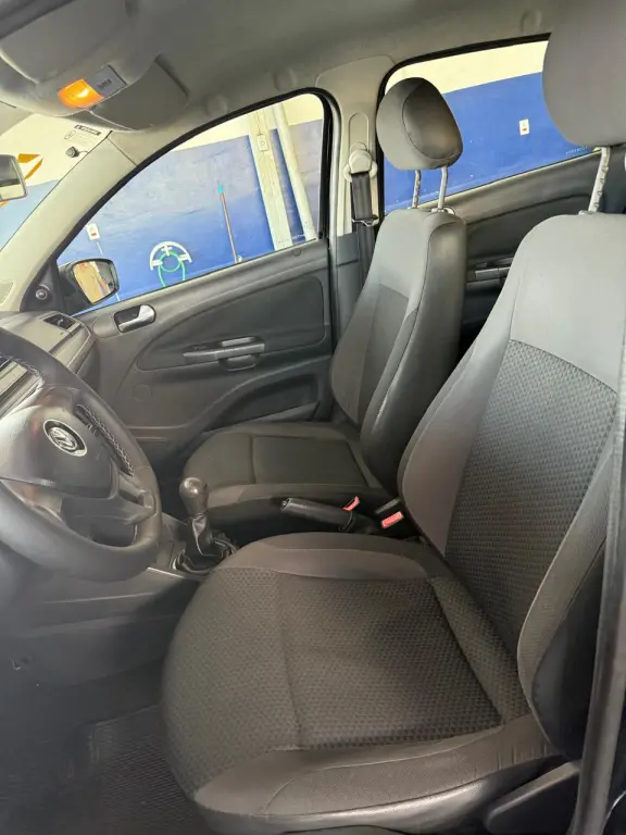 VOLKSWAGEN Voyage - Foto