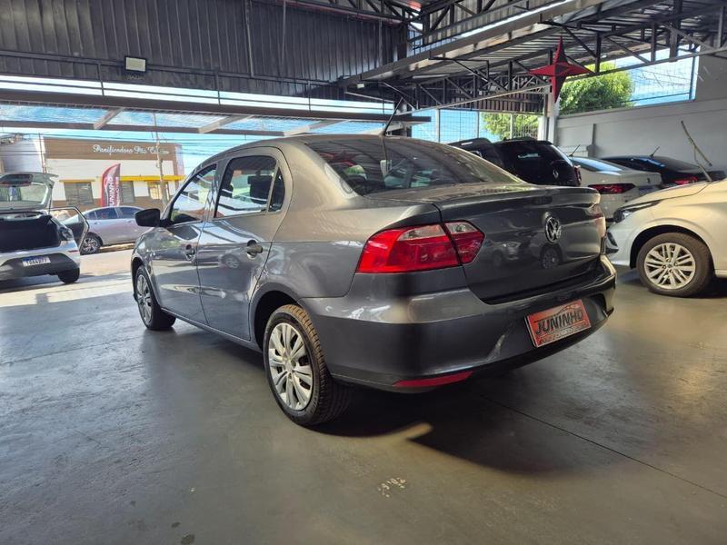 VOLKSWAGEN Voyage - Foto