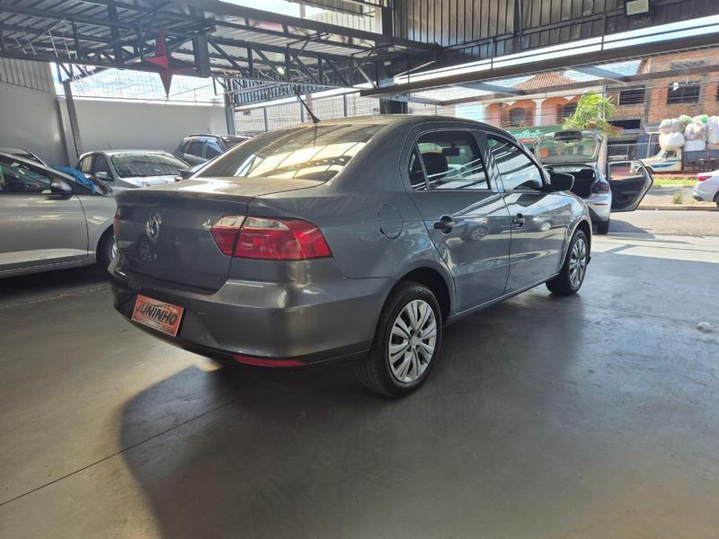 VOLKSWAGEN Voyage - Foto