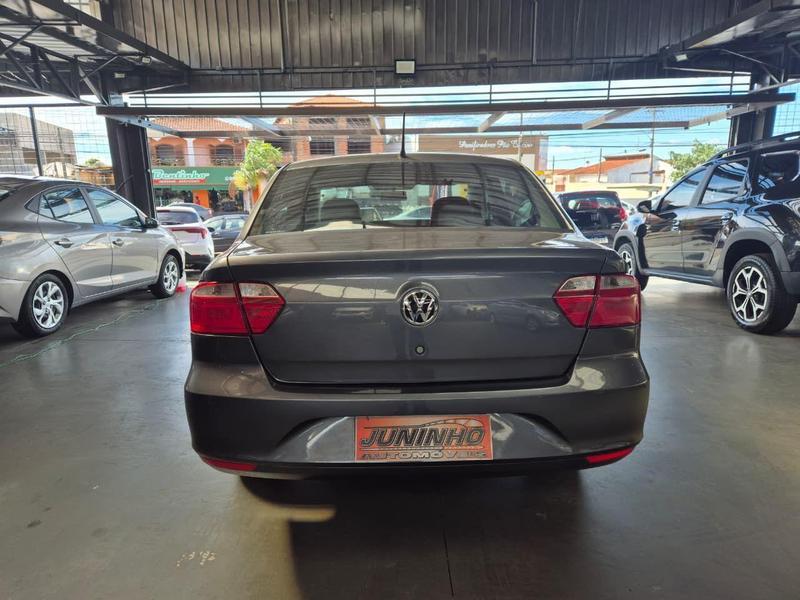 VOLKSWAGEN Voyage - Foto