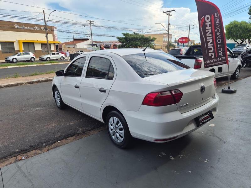 VOLKSWAGEN Voyage - Foto