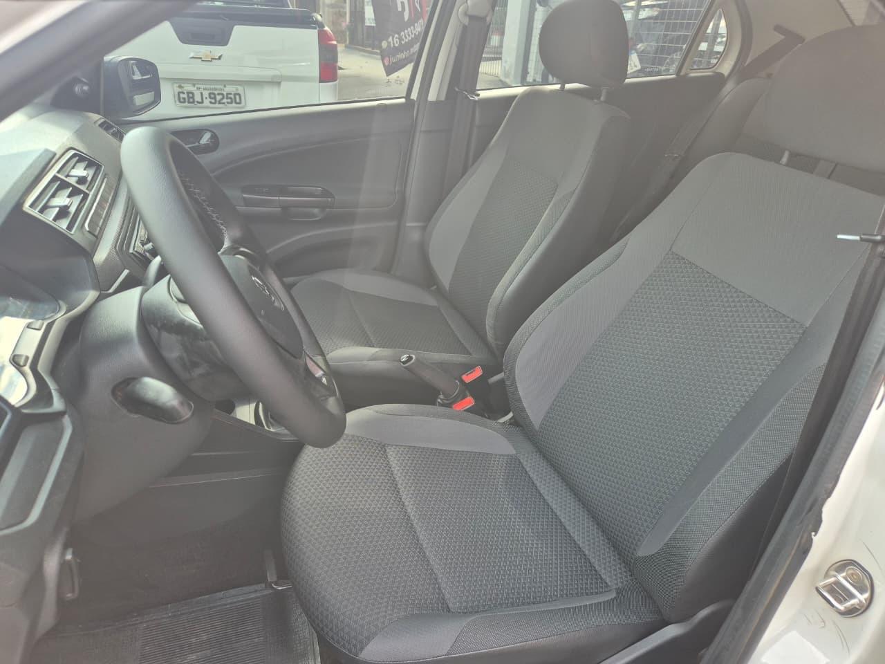 VOLKSWAGEN Voyage - Foto