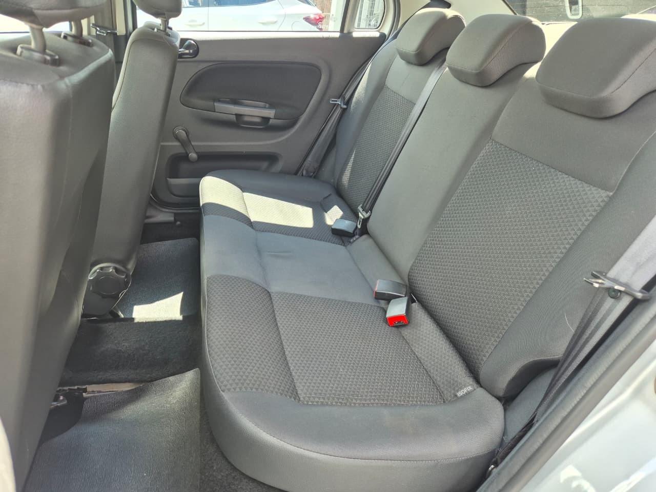 VOLKSWAGEN Voyage - Foto