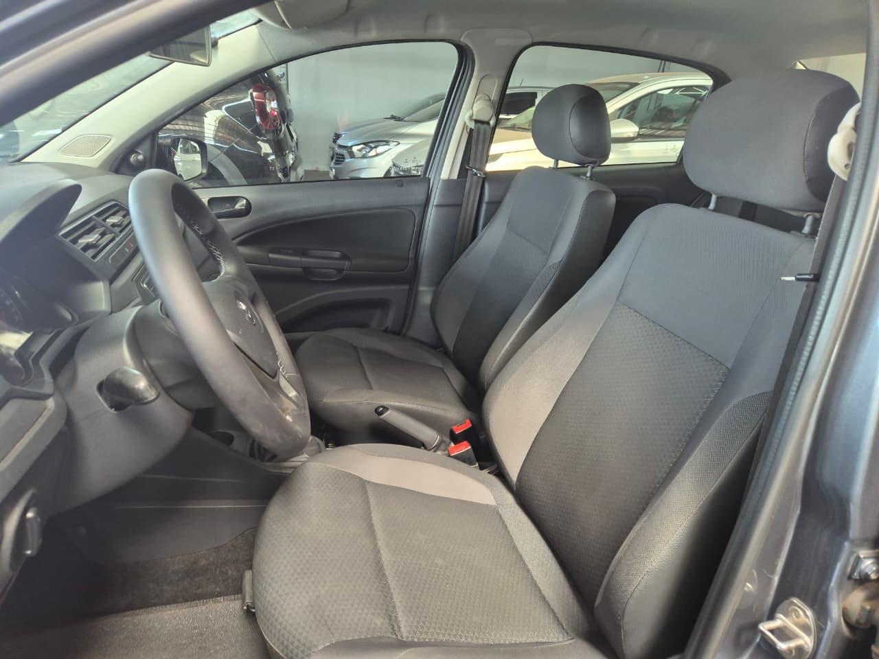 VOLKSWAGEN Voyage - Foto