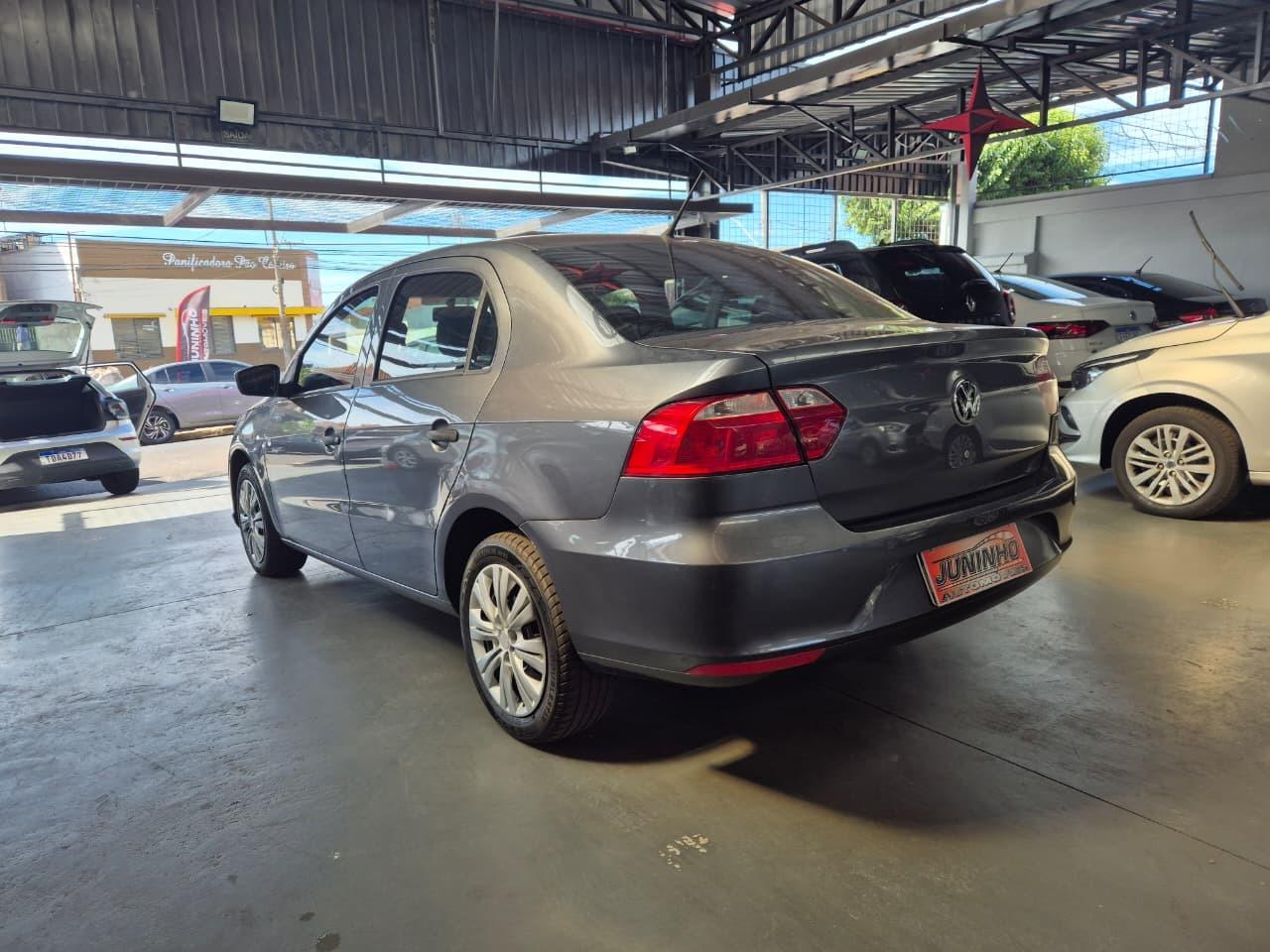 VOLKSWAGEN Voyage - Foto