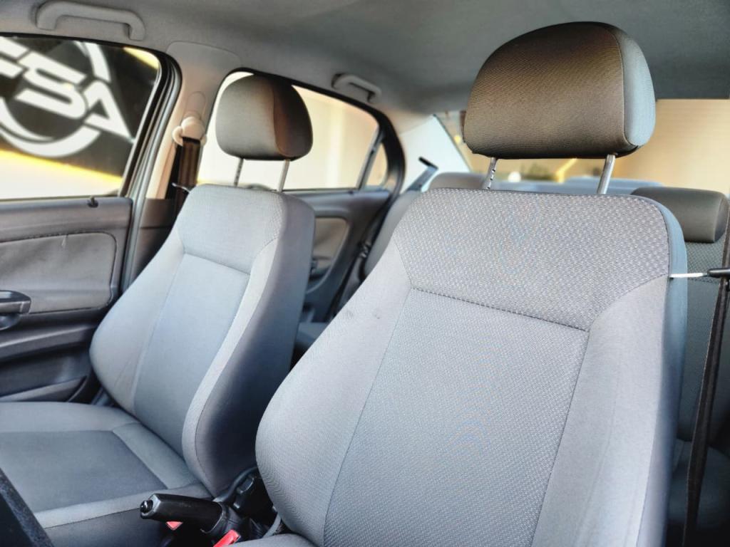 VOLKSWAGEN Voyage - Foto