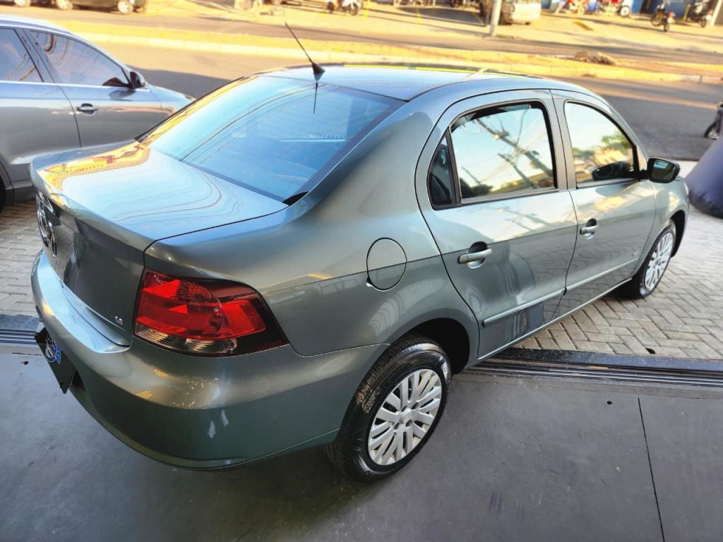 VOLKSWAGEN Voyage - Foto