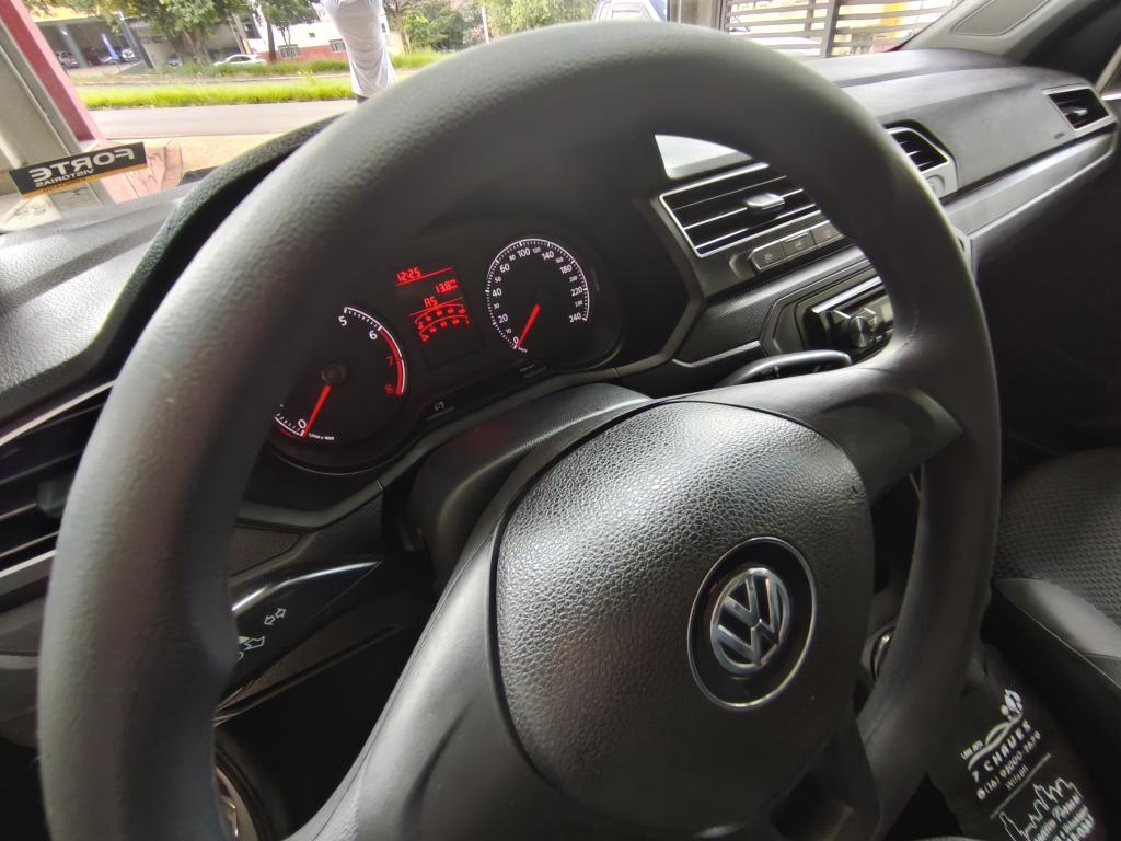 VOLKSWAGEN Voyage - Foto