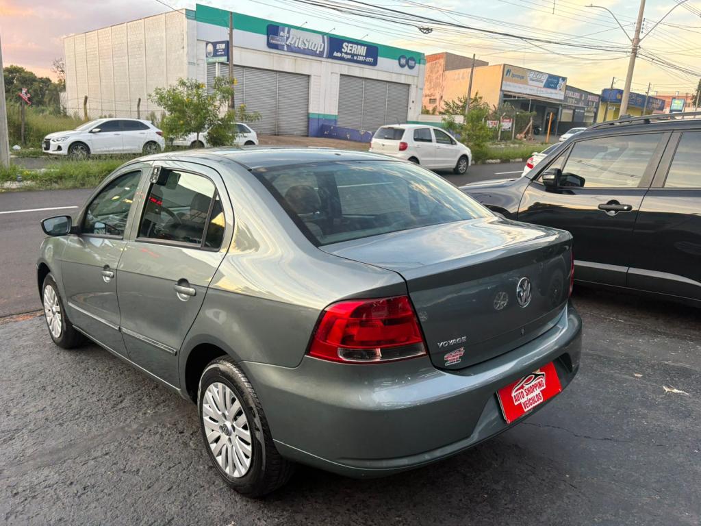 VOLKSWAGEN Voyage - Foto