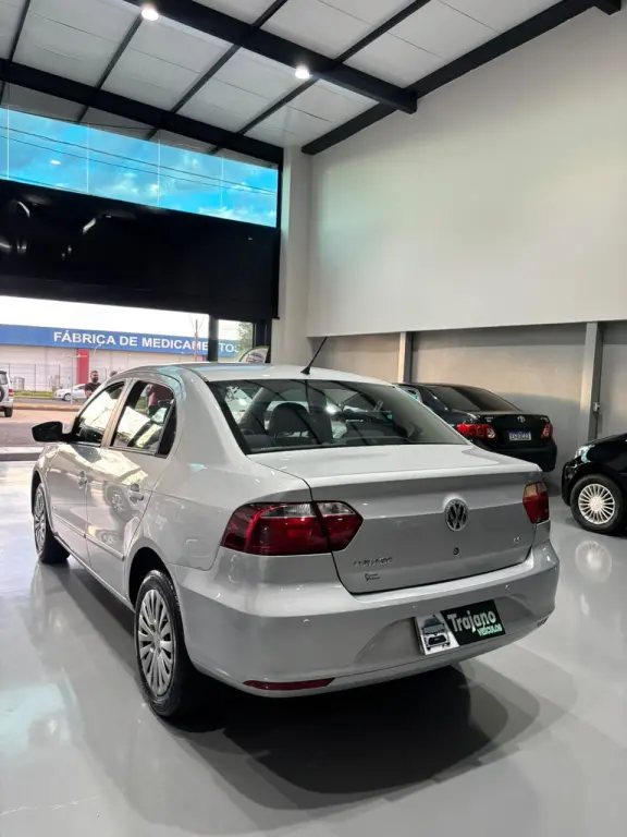 VOLKSWAGEN Voyage - Foto