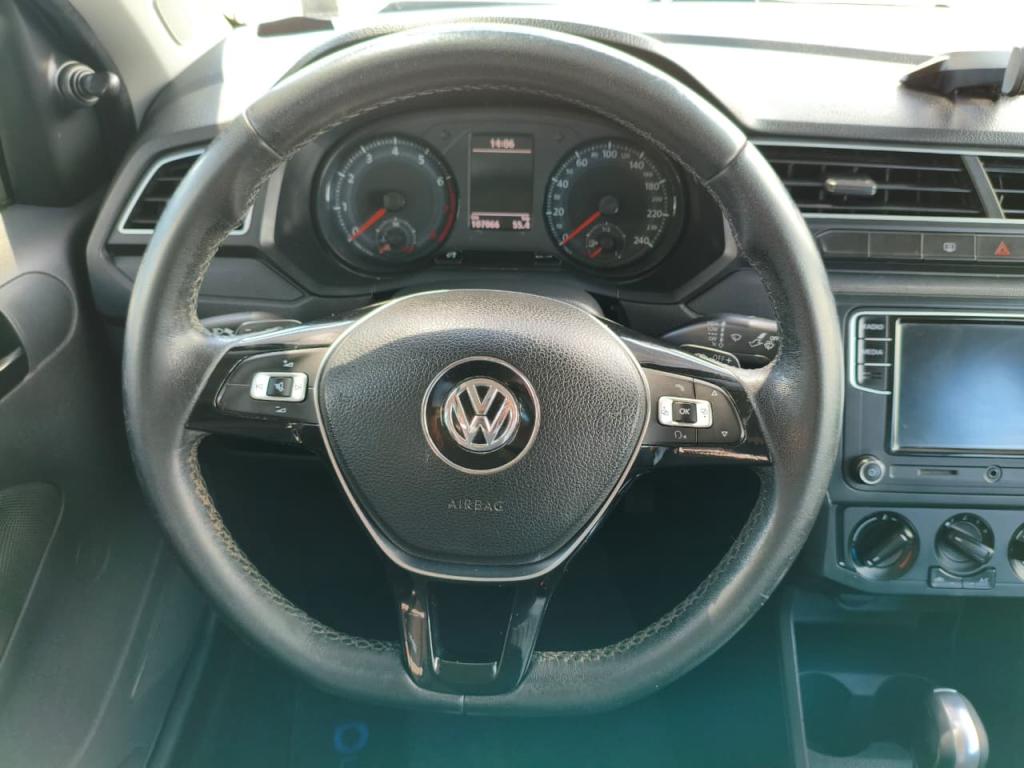 VOLKSWAGEN Voyage - Foto