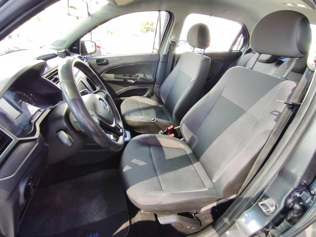 VOLKSWAGEN Voyage - Foto