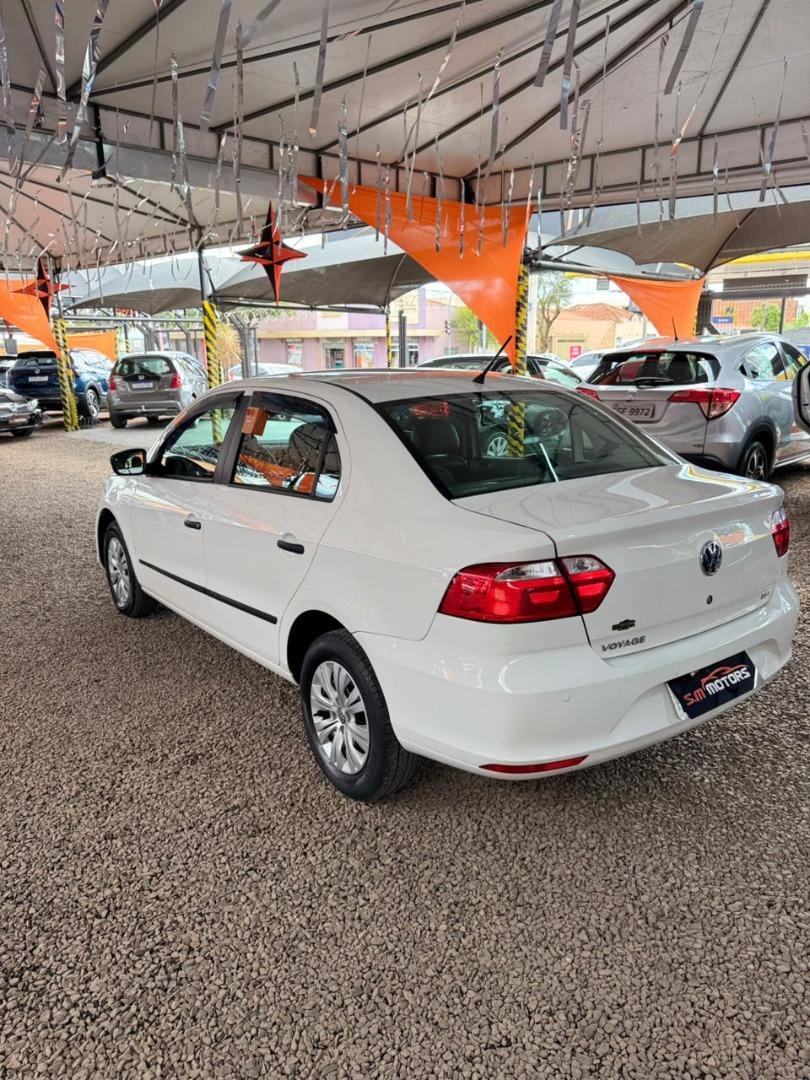VOLKSWAGEN Voyage - Foto