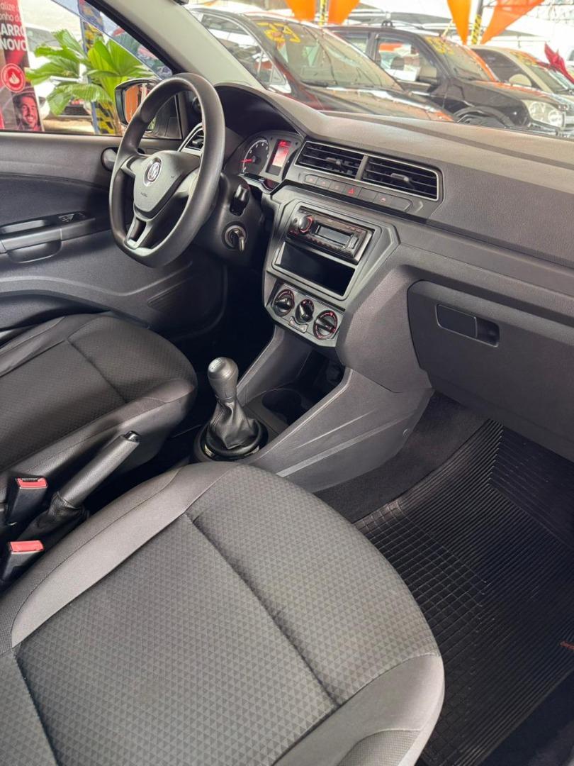 VOLKSWAGEN Voyage - Foto