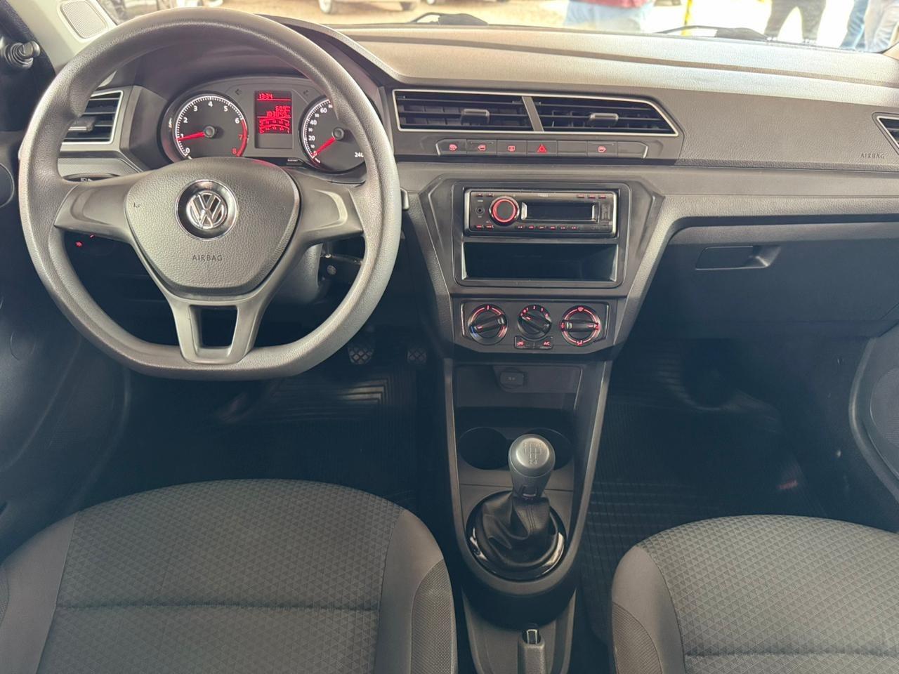 VOLKSWAGEN Voyage - Foto