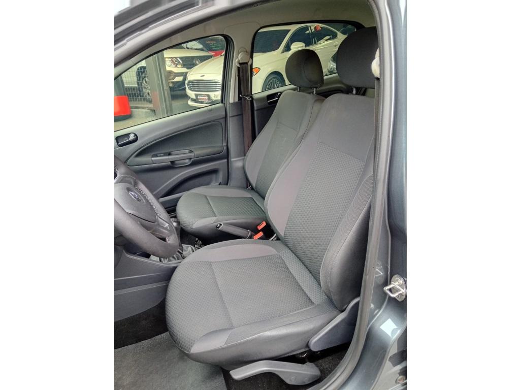 VOLKSWAGEN Voyage - Foto