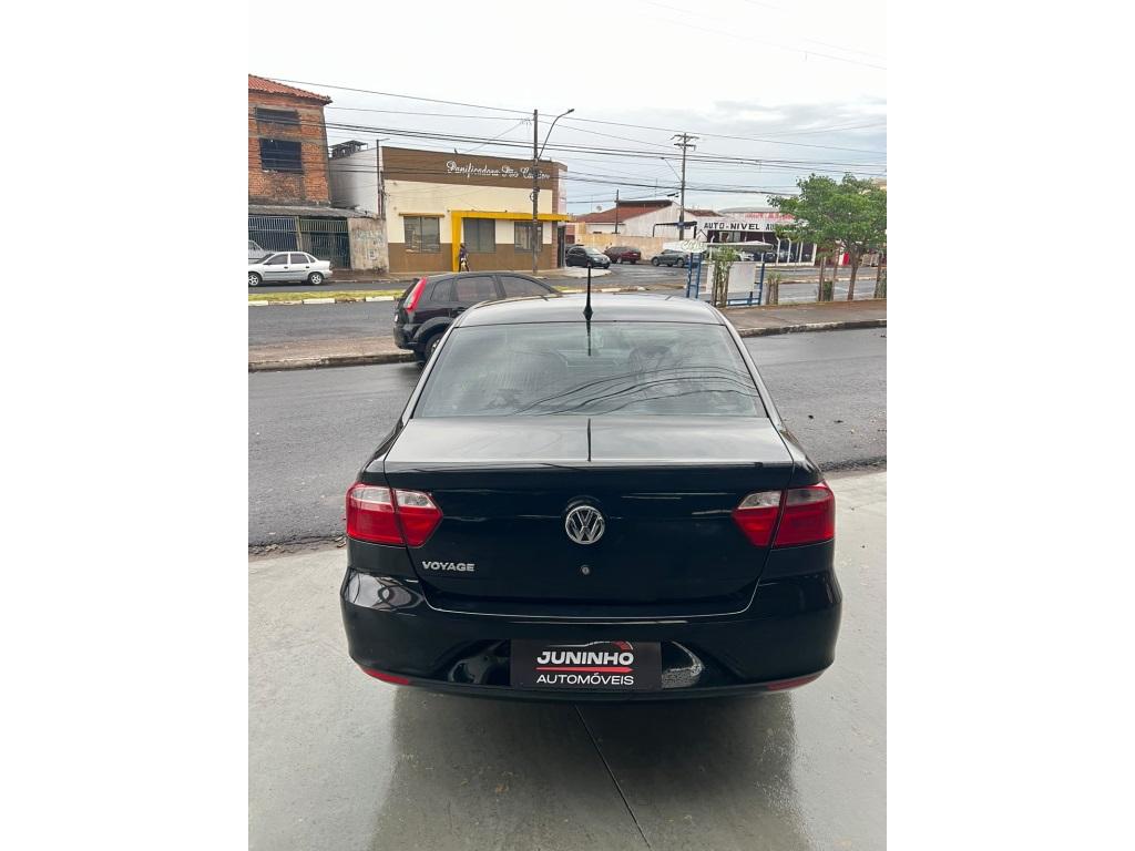VOLKSWAGEN Voyage - Foto