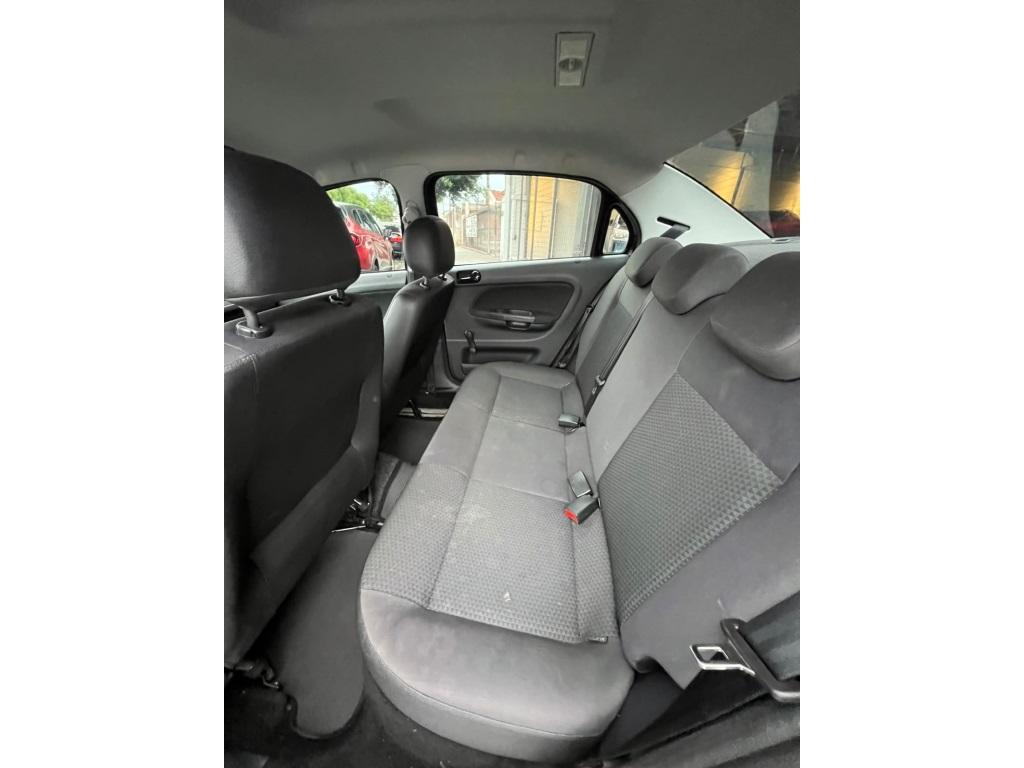VOLKSWAGEN Voyage - Foto