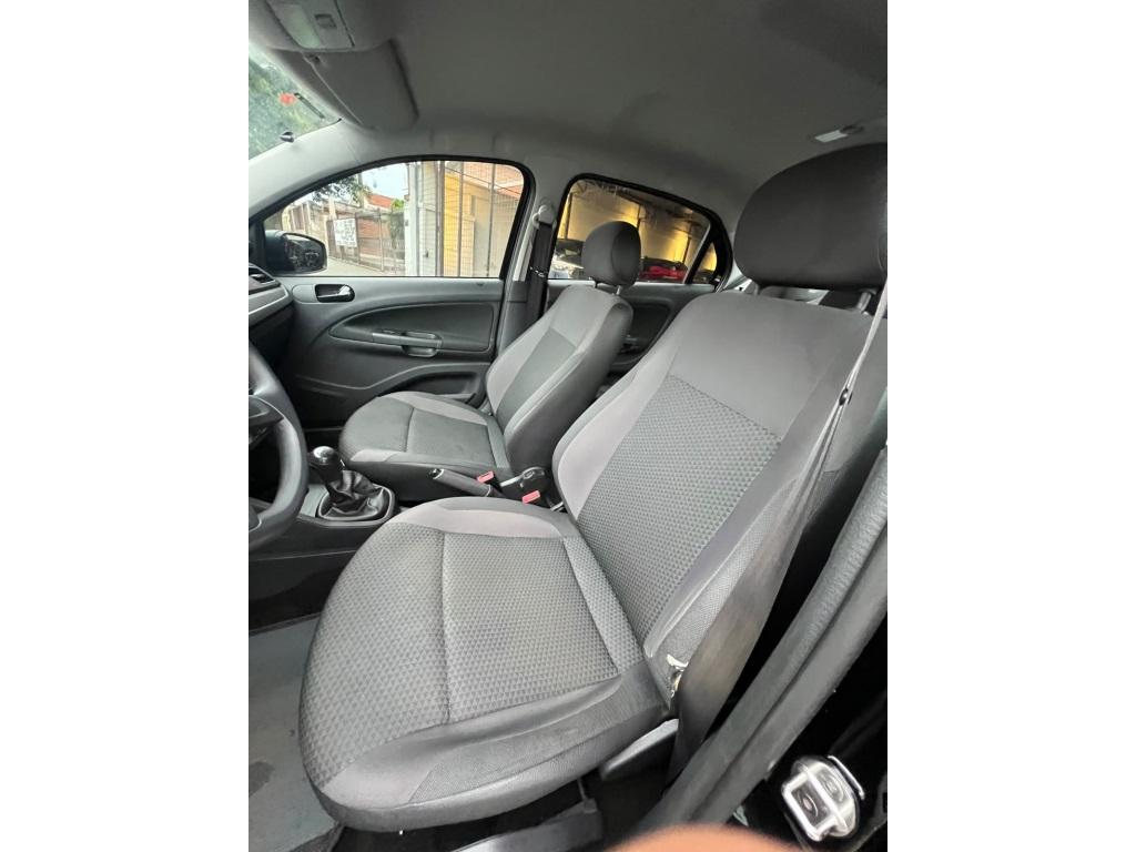VOLKSWAGEN Voyage - Foto