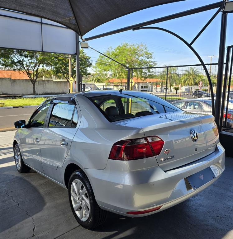 VOLKSWAGEN Voyage - Foto