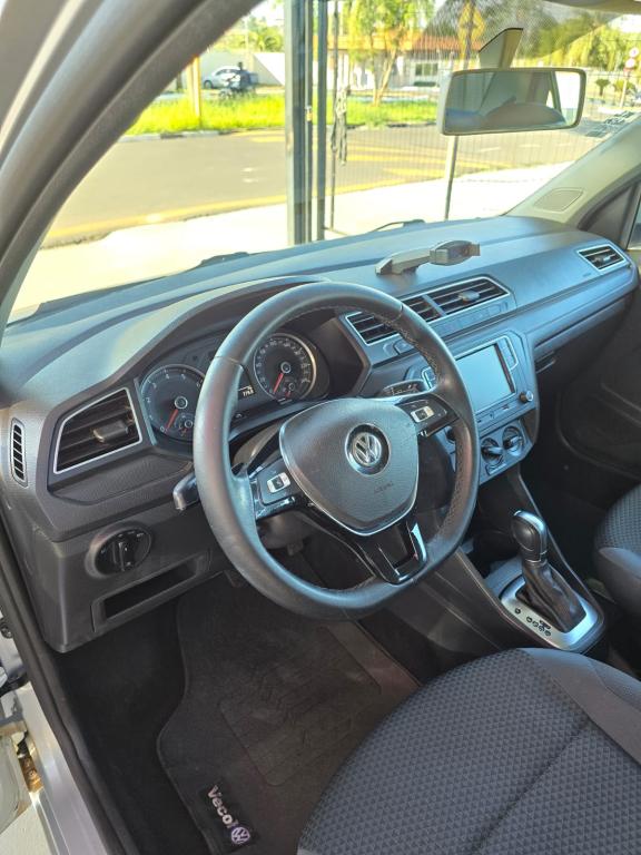 VOLKSWAGEN Voyage - Foto