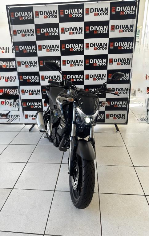 YAMAHA FZ 15 Fazer - Foto