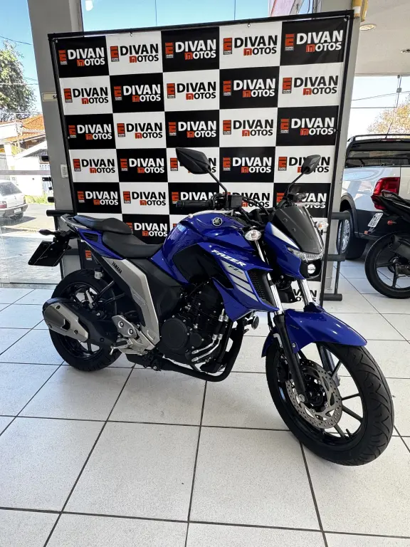 YAMAHA FZ 25 250 Fazer Flex - Foto