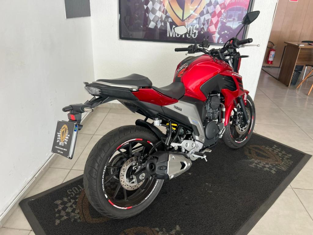 YAMAHA FZ 25 250 Fazer Flex - Foto